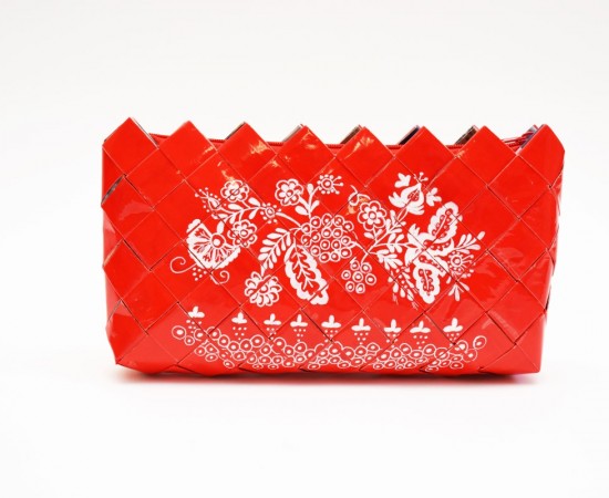 Népi motívumos clutch