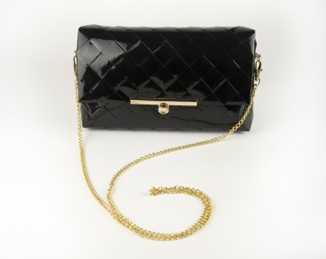 BLACK Elegance- clutch alkalmi táska lánccal